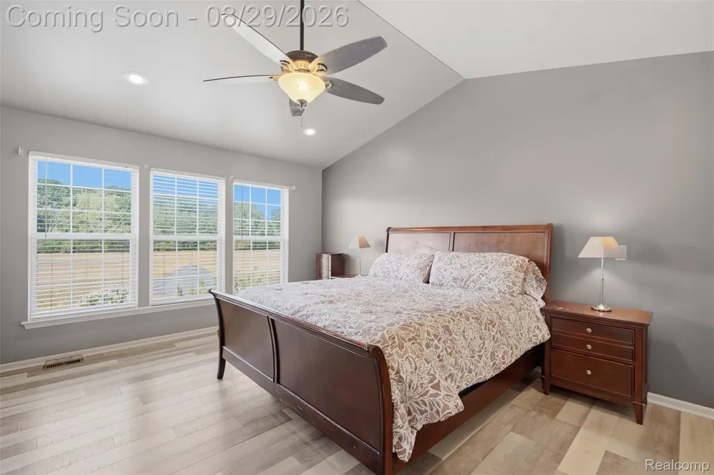 24294 Summer Lane Flat Rock City, MI 48134