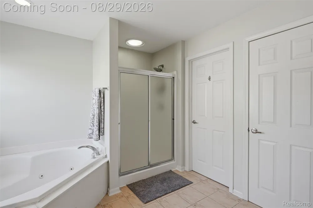24294 Summer Lane Flat Rock City, MI 48134