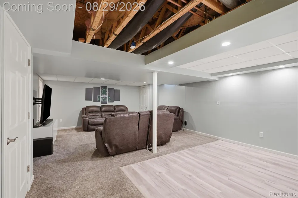 24294 Summer Lane Flat Rock City, MI 48134