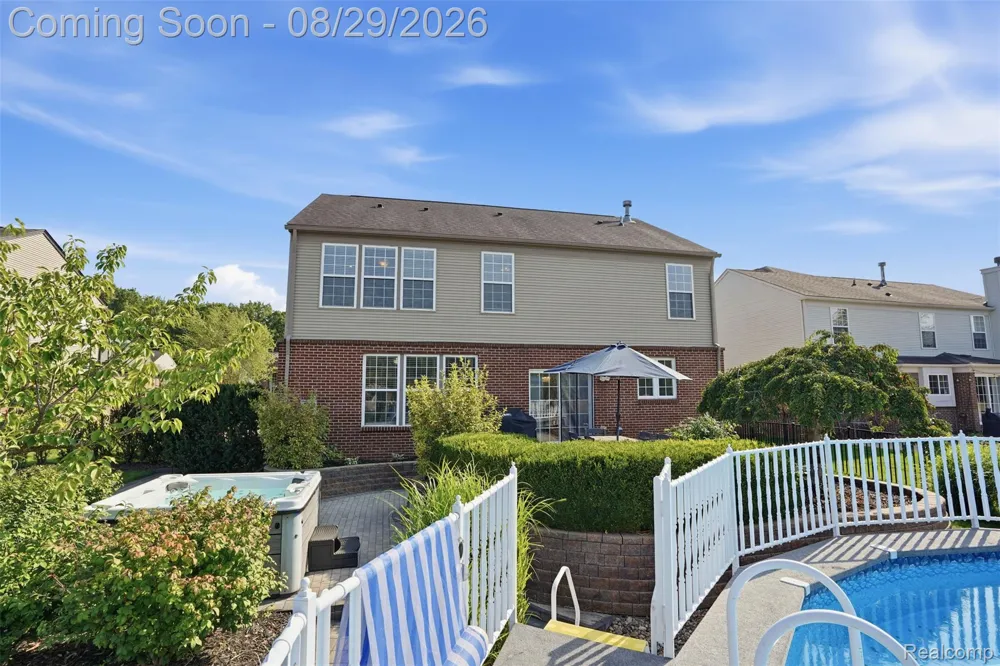 24294 Summer Lane Flat Rock City, MI 48134