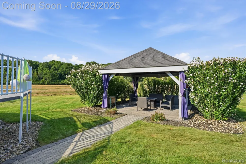 24294 Summer Lane Flat Rock City, MI 48134
