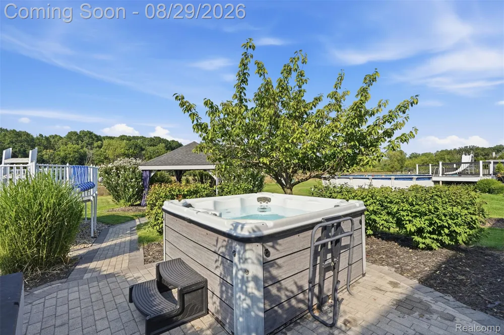 24294 Summer Lane Flat Rock City, MI 48134