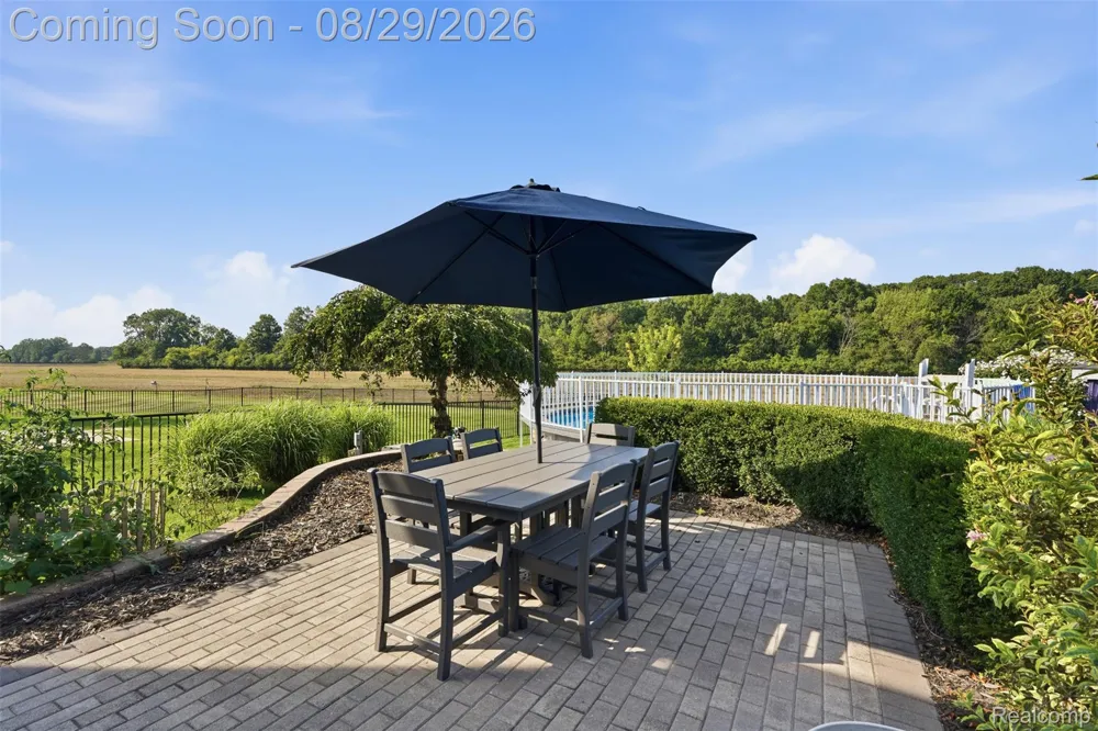 24294 Summer Lane Flat Rock City, MI 48134