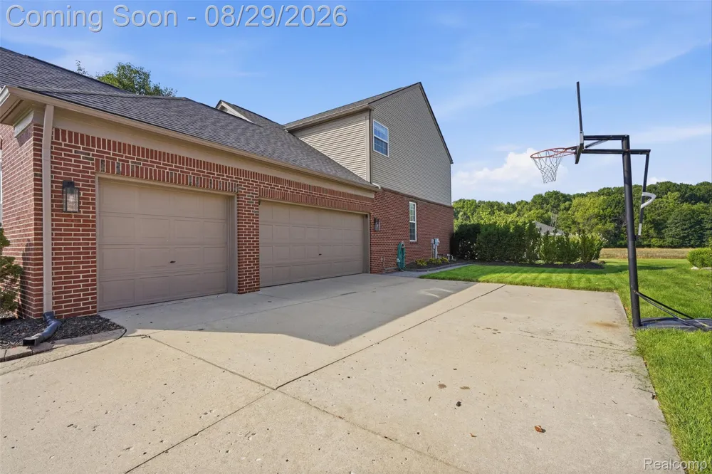24294 Summer Lane Flat Rock City, MI 48134