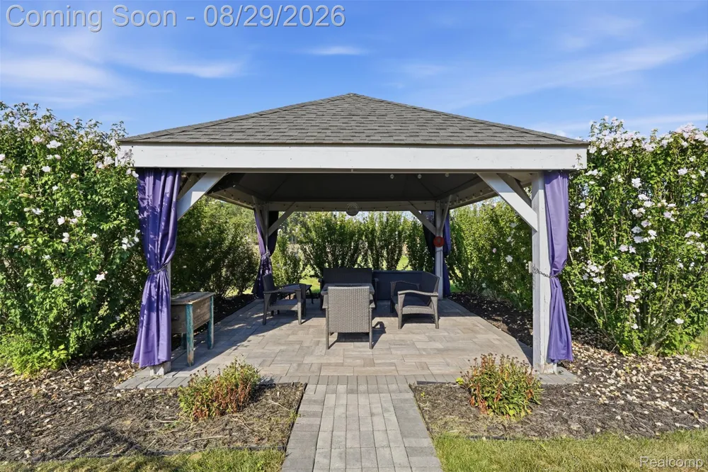 24294 Summer Lane Flat Rock City, MI 48134