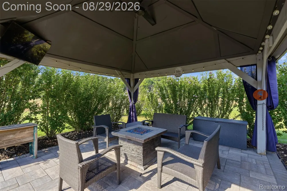 24294 Summer Lane Flat Rock City, MI 48134