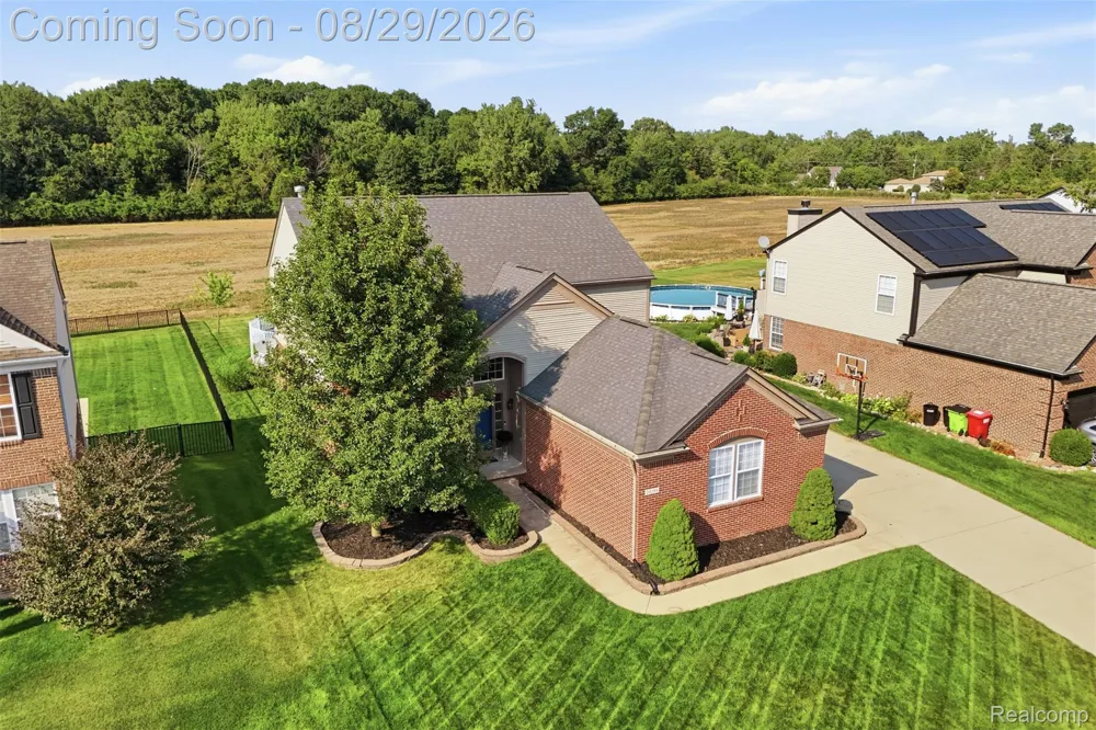 24294 Summer Lane Flat Rock City, MI 48134