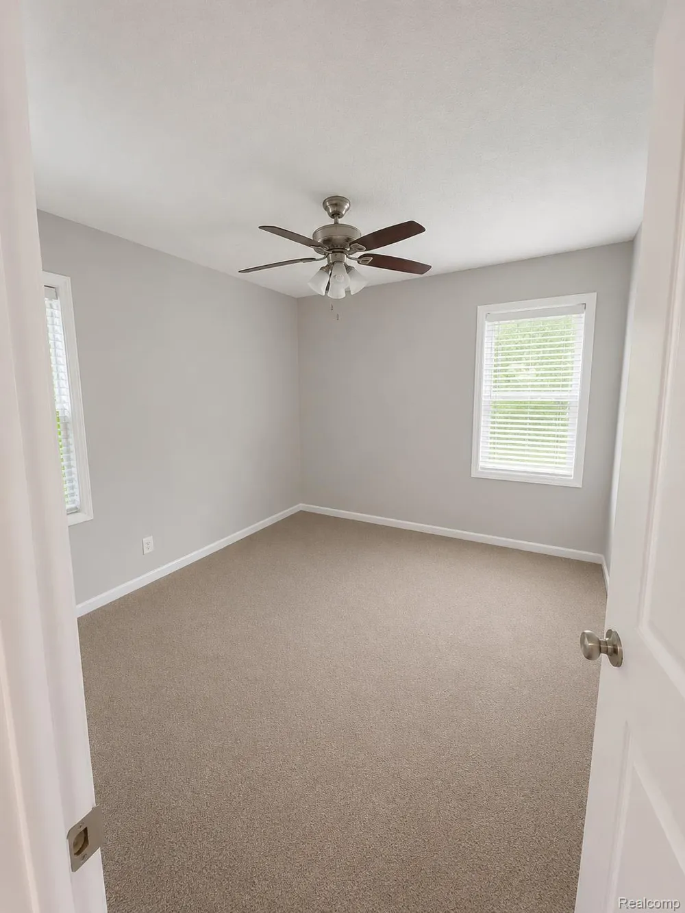 3412 Starr Road Royal Oak City, MI 48073