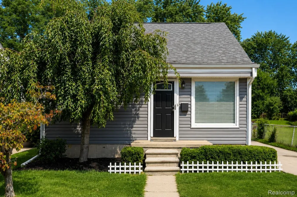 3412 Starr Road Royal Oak City, MI 48073