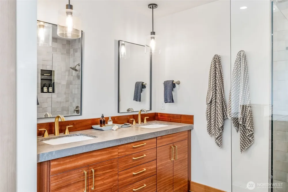1738 Washington Street Port Townsend, WA 98368
