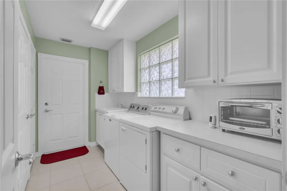 8012 CAMMINARE DRIVE Sarasota, FL 34238