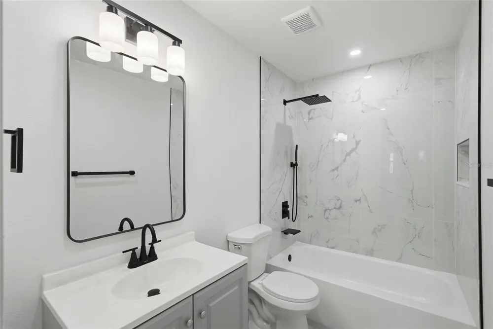 4075 38TH AVENUE St Petersburg, FL 33713