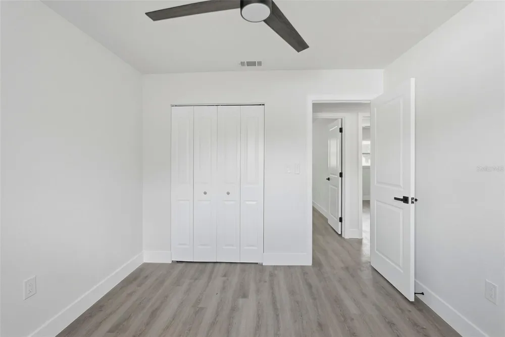 4075 38TH AVENUE St Petersburg, FL 33713