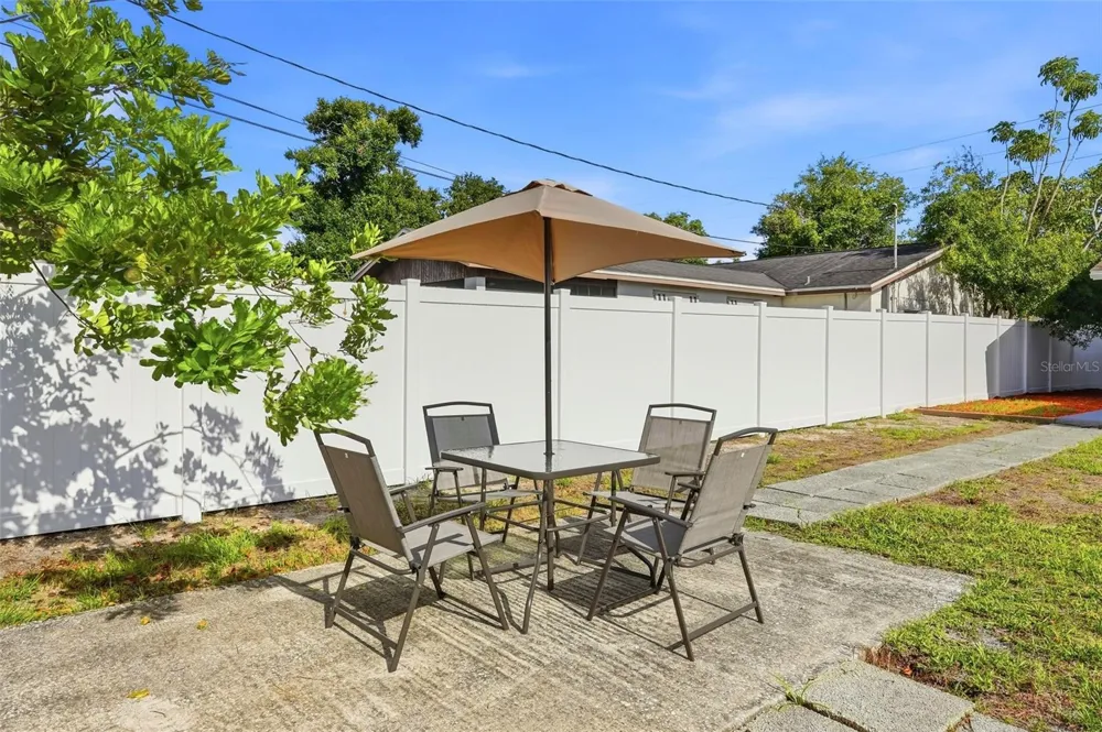 4075 38TH AVENUE St Petersburg, FL 33713