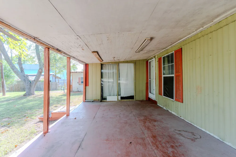 204 Regina Drive Buda, TX 78610