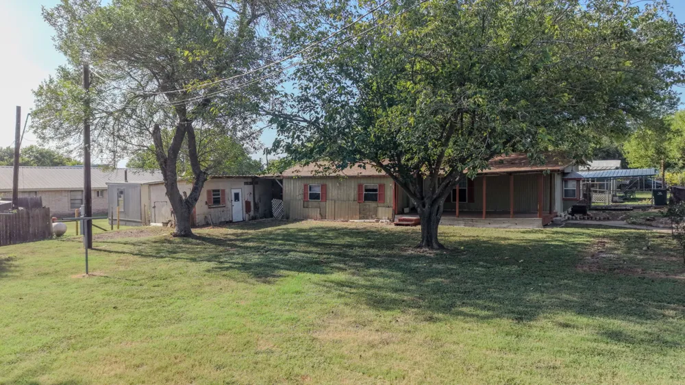 204 Regina Drive Buda, TX 78610