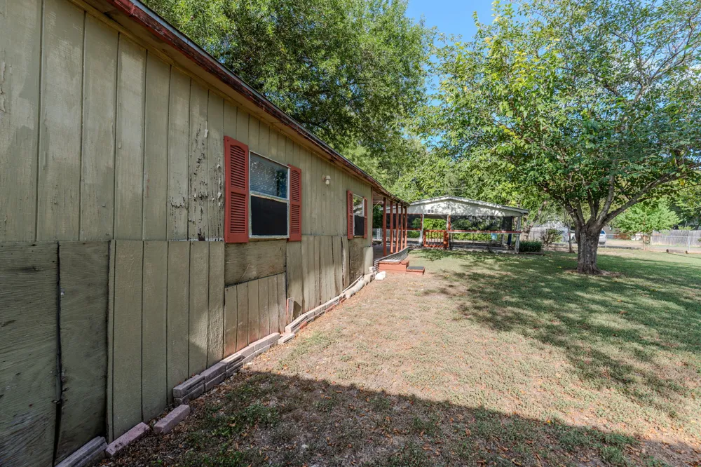 204 Regina Drive Buda, TX 78610