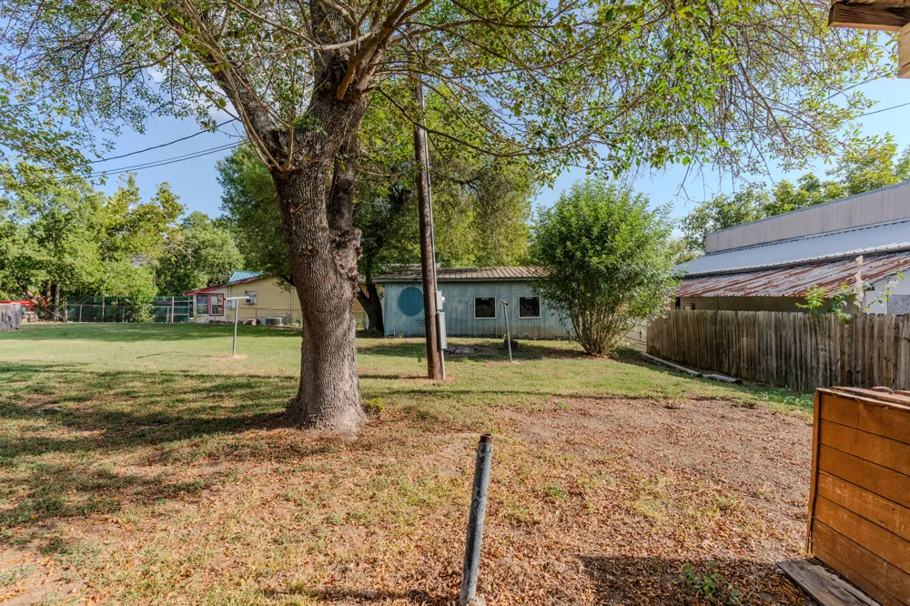 204 Regina Drive Buda, TX 78610