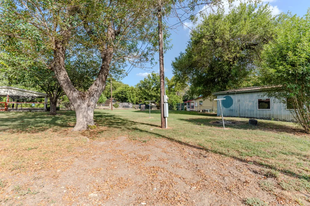 204 Regina Drive Buda, TX 78610