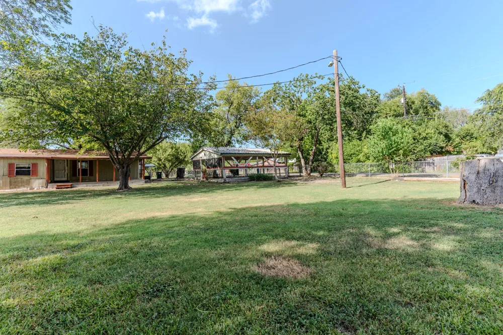 204 Regina Drive Buda, TX 78610