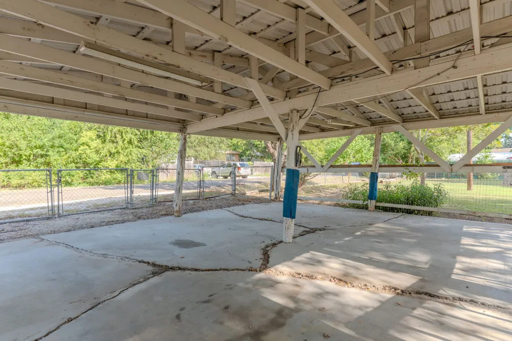 204 Regina Drive Buda, TX 78610