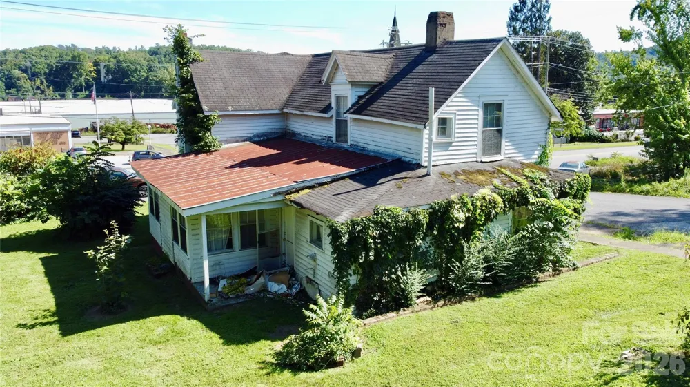 169 E Main Street Old Fort, NC 28762