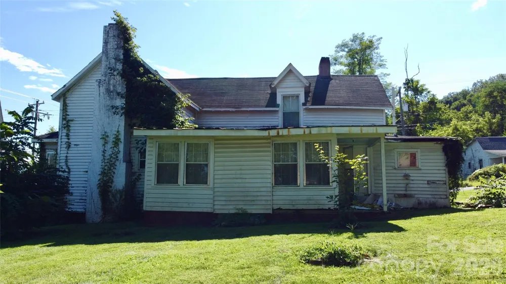 169 E Main Street Old Fort, NC 28762