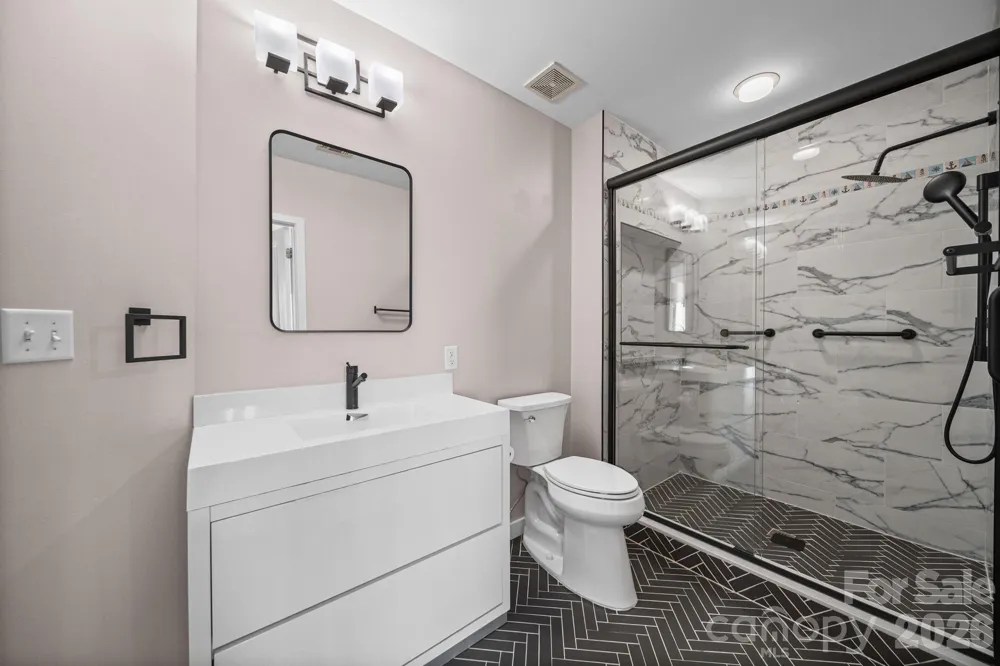 210 Church Street #1414 Charlotte, NC 28202