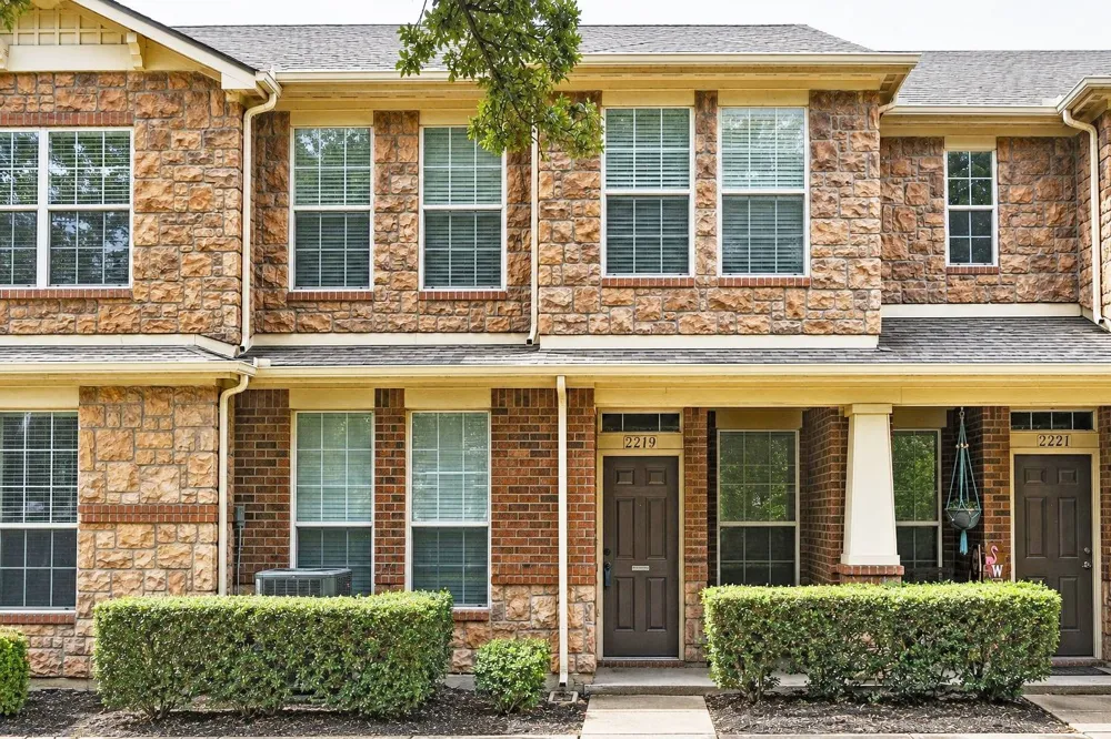 2219 Glacier Park Lane Grand Prairie, TX 75050