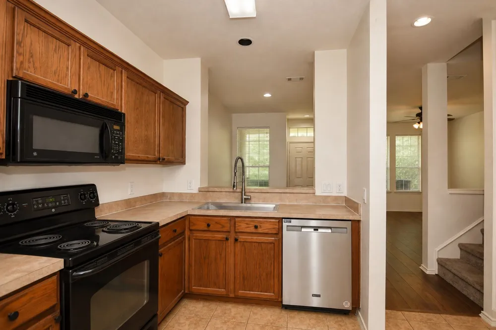 2219 Glacier Park Lane Grand Prairie, TX 75050