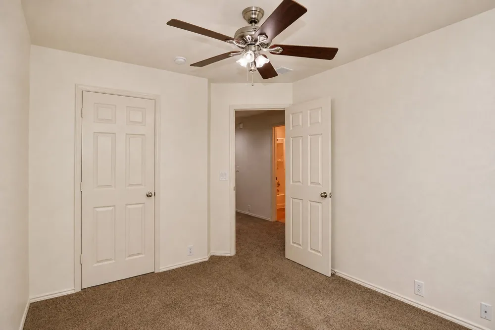 2219 Glacier Park Lane Grand Prairie, TX 75050