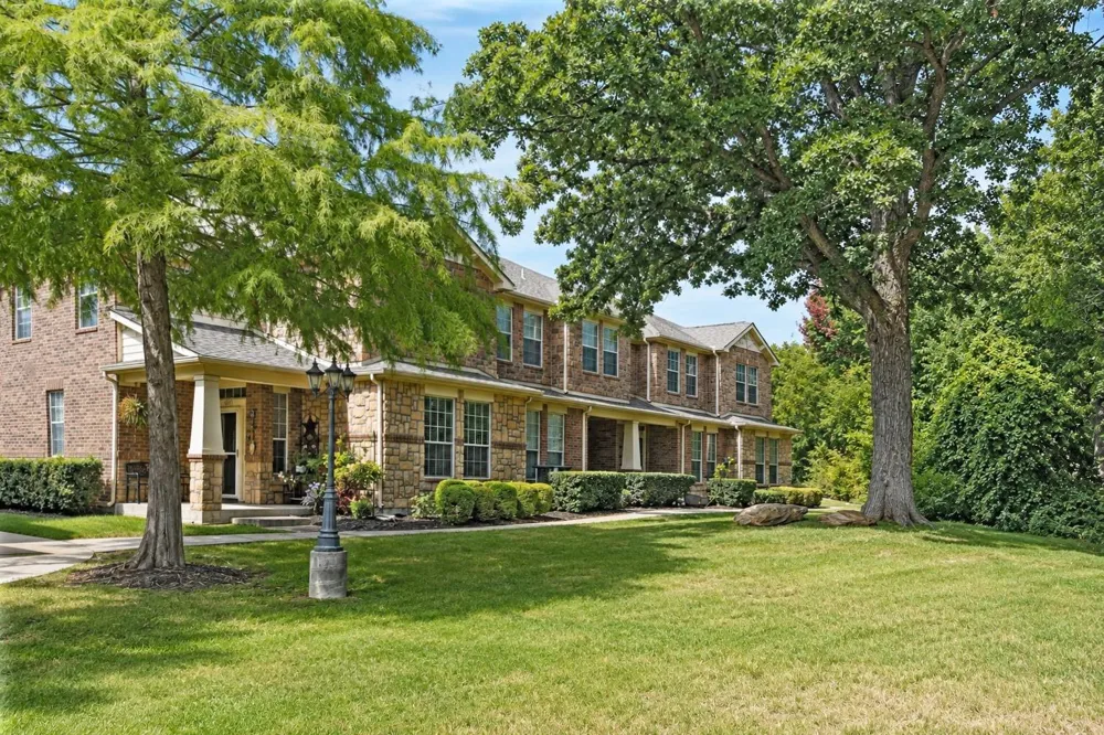 2219 Glacier Park Lane Grand Prairie, TX 75050