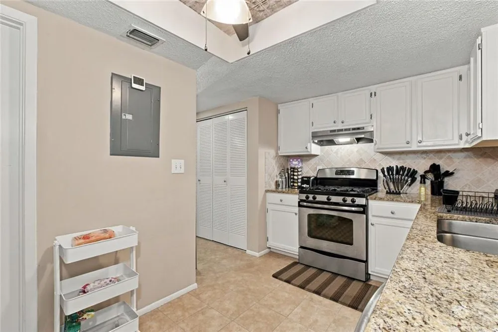 27 Little Silver Court SE Smyrna, GA 30080