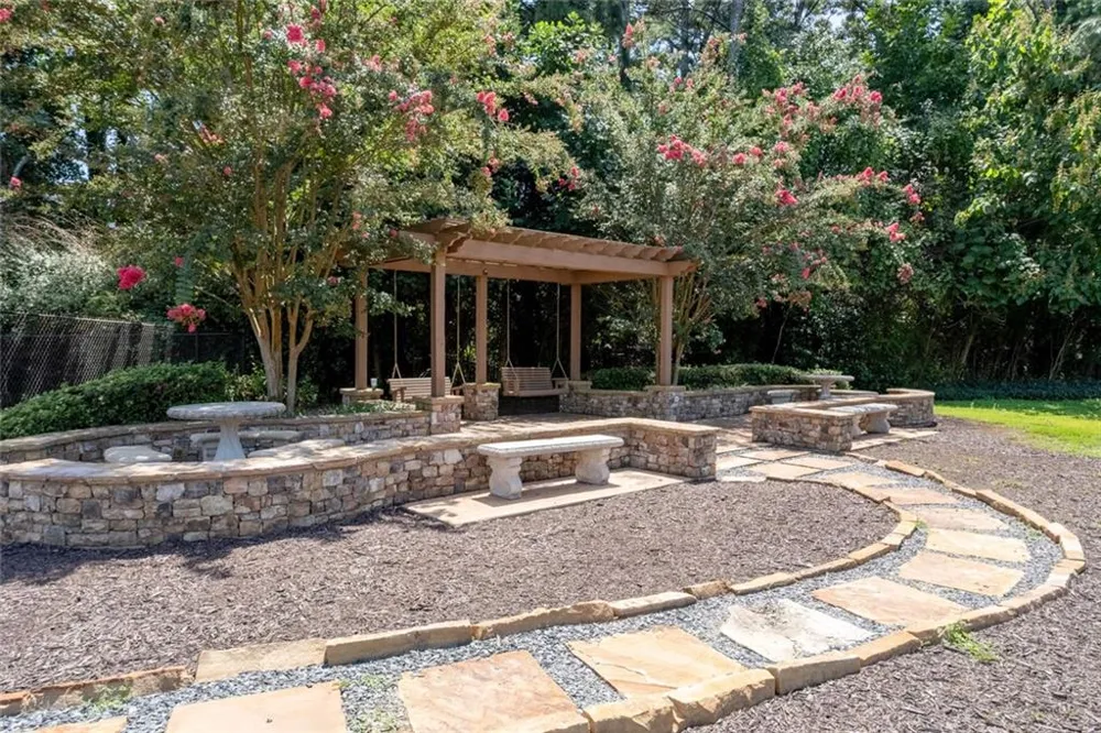 27 Little Silver Court SE Smyrna, GA 30080