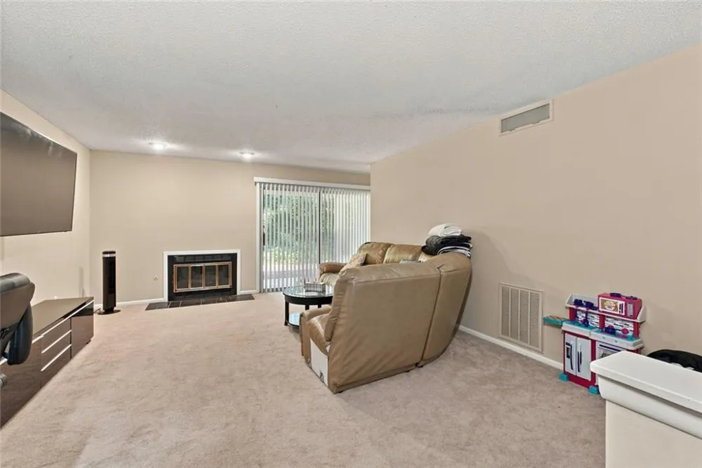 27 Little Silver Court SE Smyrna, GA 30080