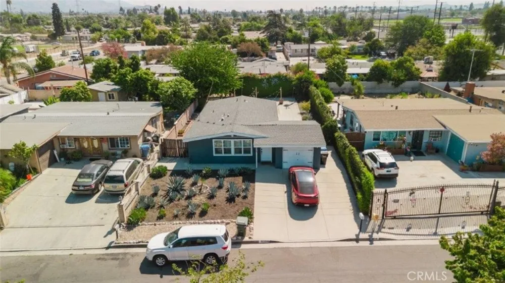 5220 Vogue Avenue Azusa, CA 91702