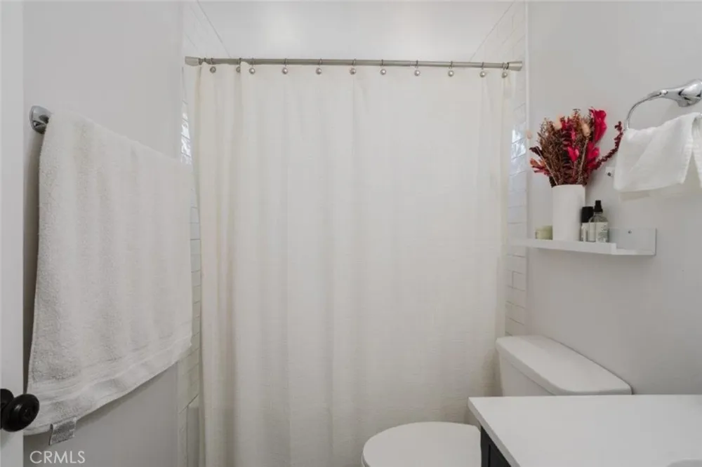 5220 Vogue Avenue Azusa, CA 91702