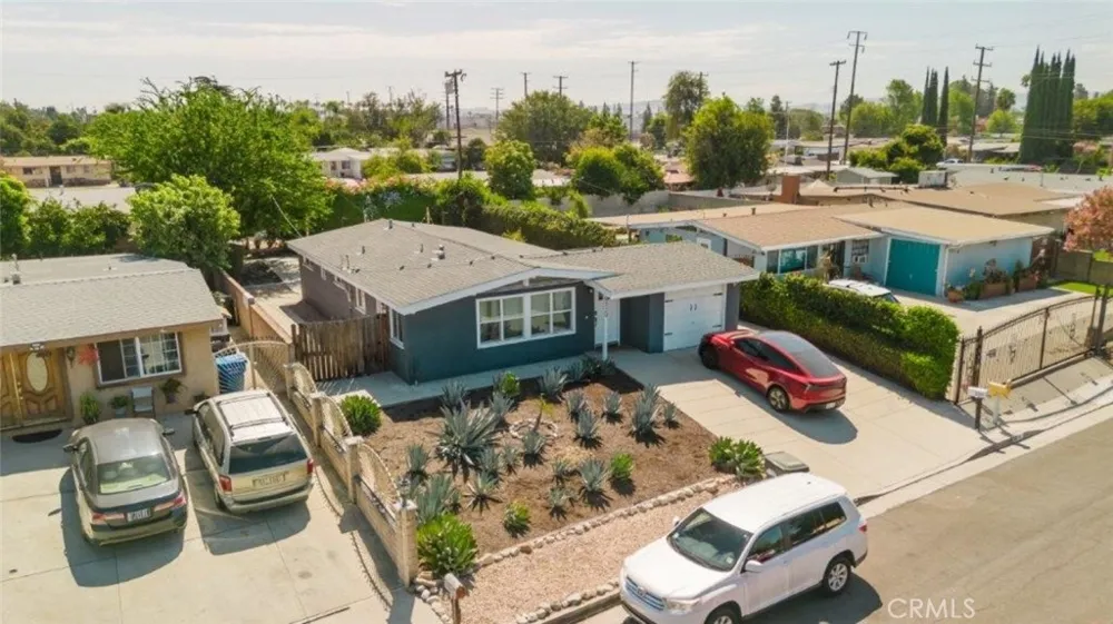 5220 Vogue Avenue Azusa, CA 91702