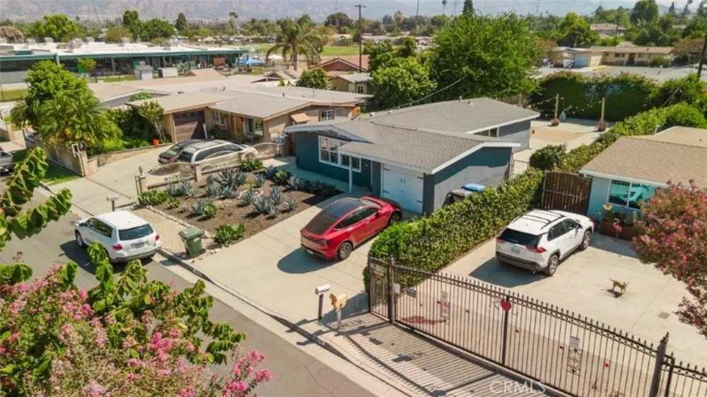 5220 Vogue Avenue Azusa, CA 91702