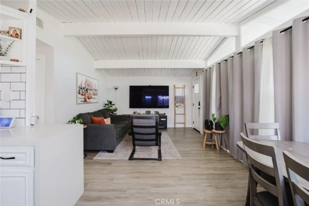5220 Vogue Avenue Azusa, CA 91702