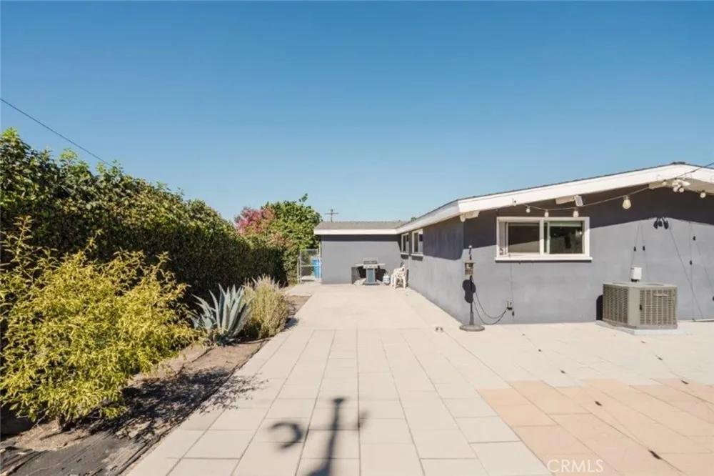 5220 Vogue Avenue Azusa, CA 91702