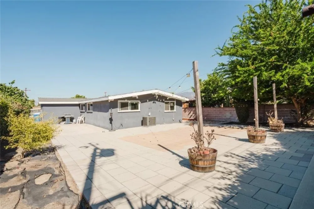 5220 Vogue Avenue Azusa, CA 91702