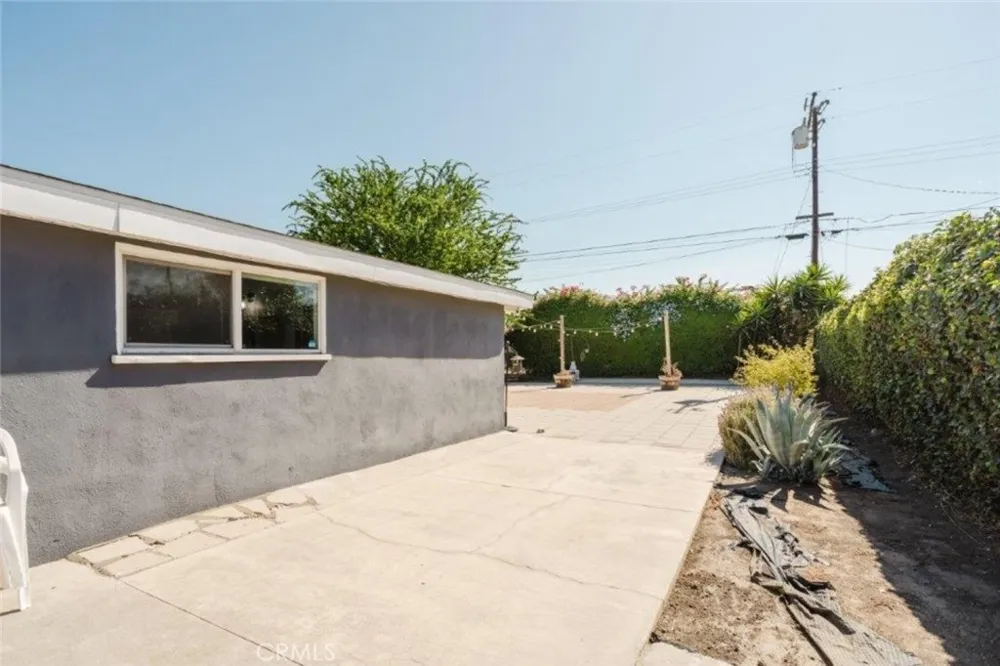 5220 Vogue Avenue Azusa, CA 91702