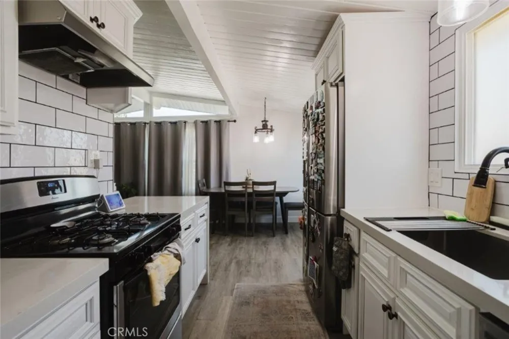 5220 Vogue Avenue Azusa, CA 91702