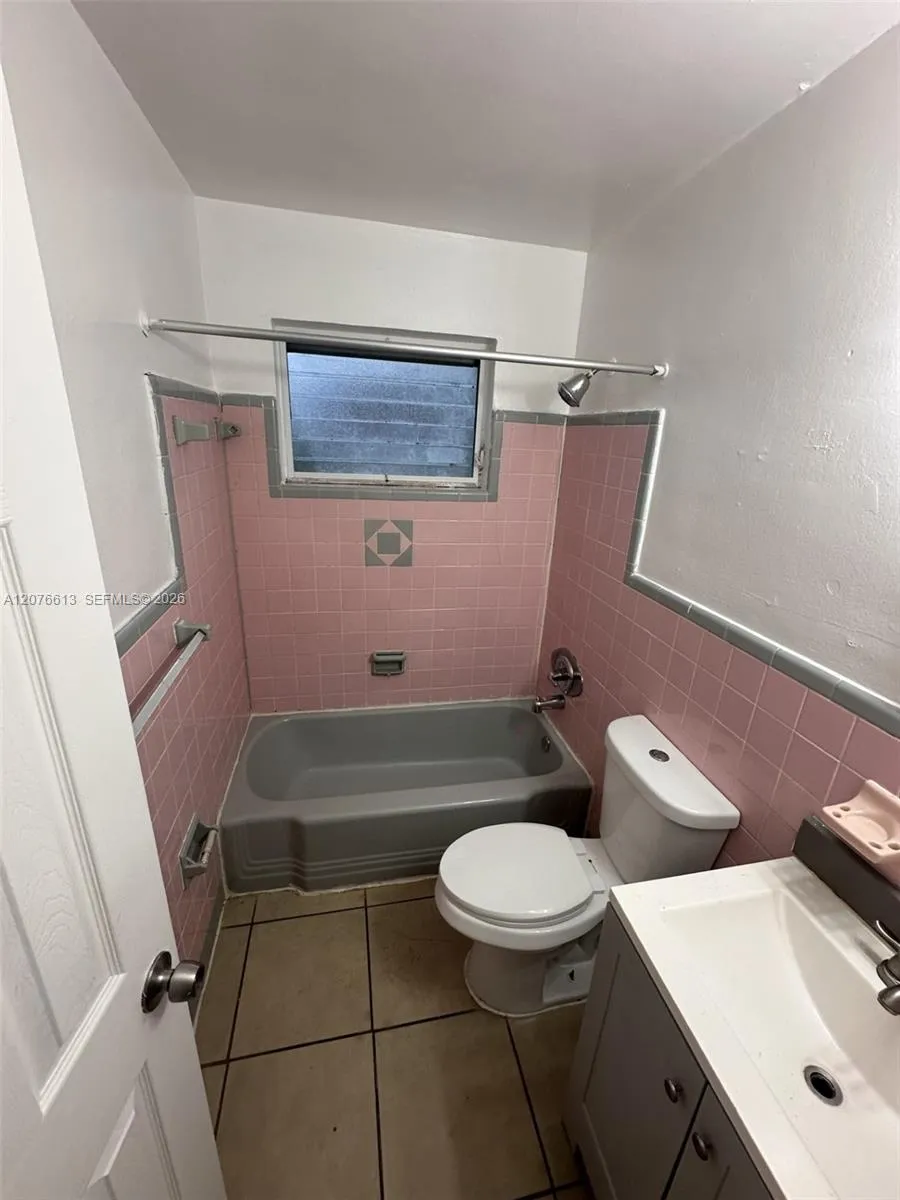 409 SW 4th Ter #w Hallandale Beach, FL 33009