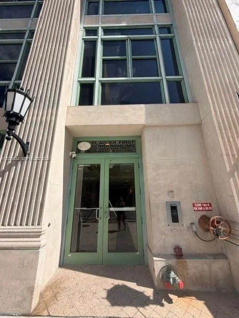 111 E Flagler St #406 Miami, FL 33131