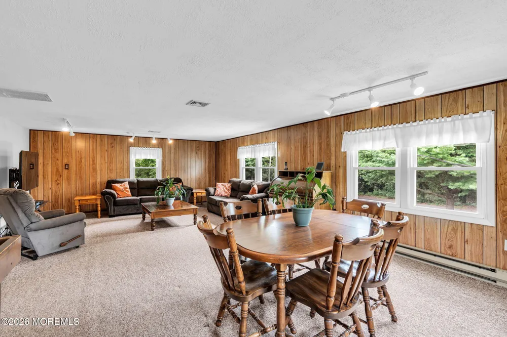 43 Railroad Avenue Beachwood, NJ 08722