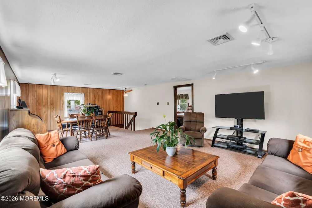 43 Railroad Avenue Beachwood, NJ 08722