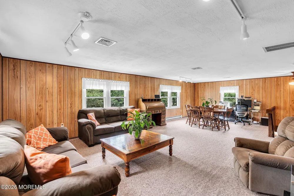 43 Railroad Avenue Beachwood, NJ 08722