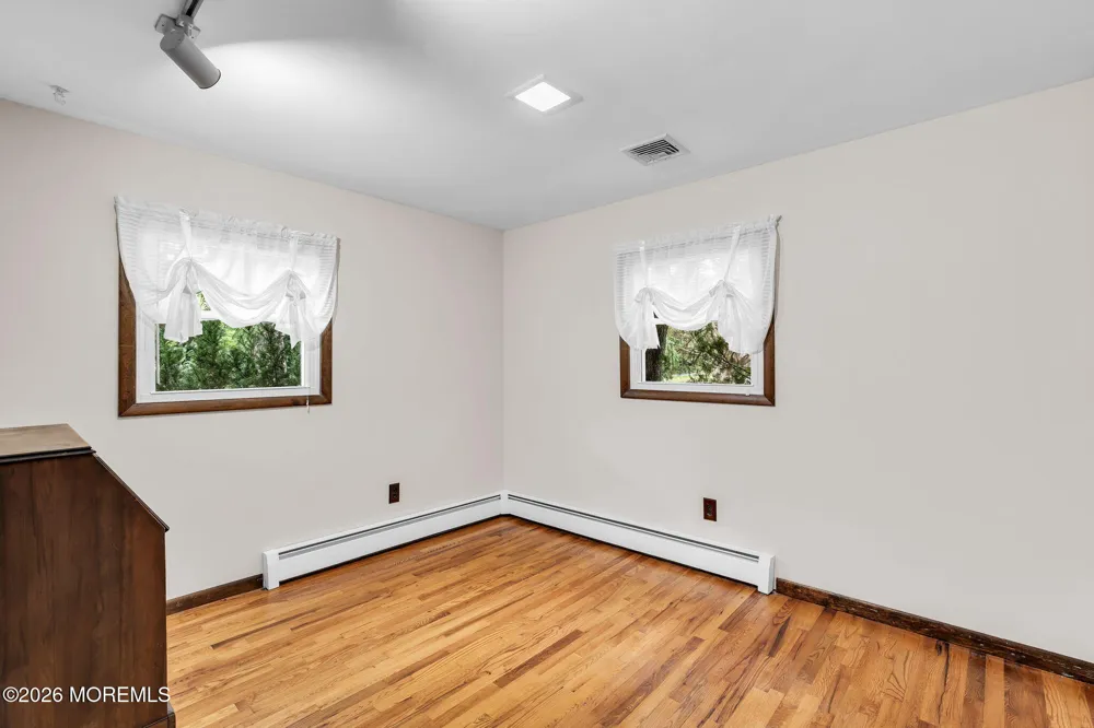 43 Railroad Avenue Beachwood, NJ 08722
